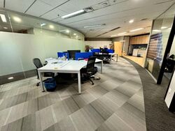 Hsbc Building (D1), Office #585379671